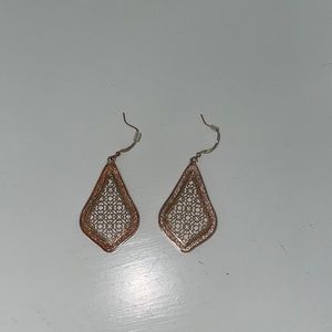 Rose gold earrings with sparkly border